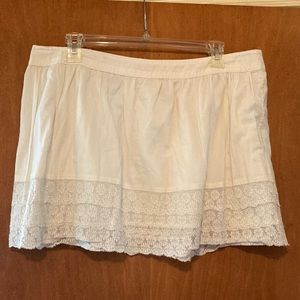 Aerie ivory lace trimmed lined mini skirt